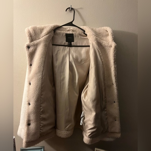 Ladies Winter Jacket - Picture 4 of 5